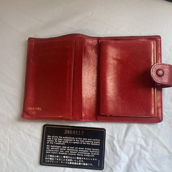Chanel lambskin red compact wallet in well loved condition - Picture 13 of 13